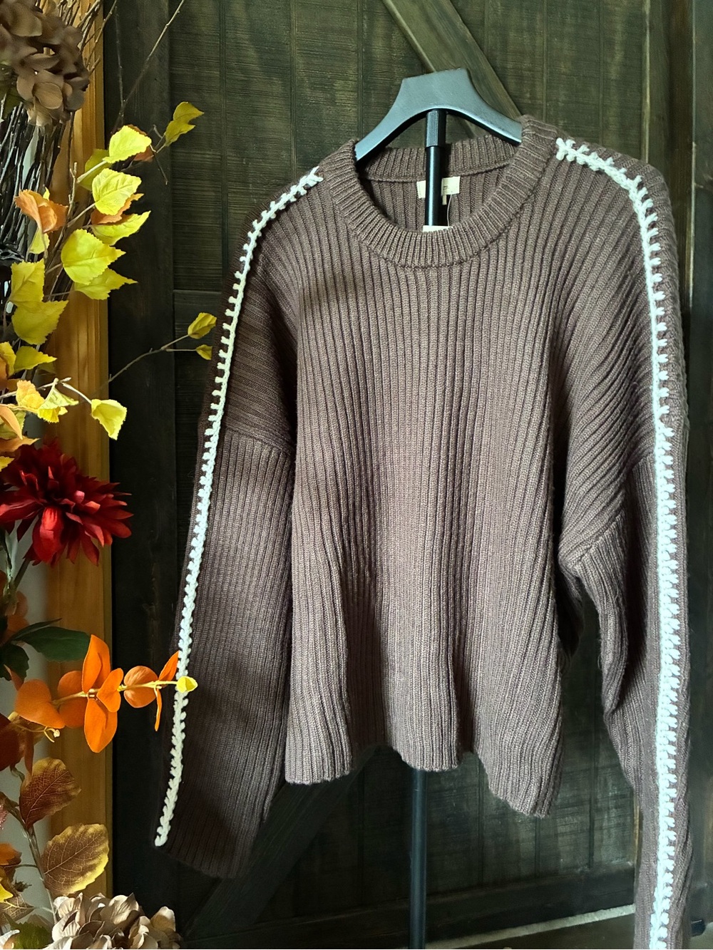 Elan Brown Ribbed Crewneck Sweater with White Trim Absolutely beautiful